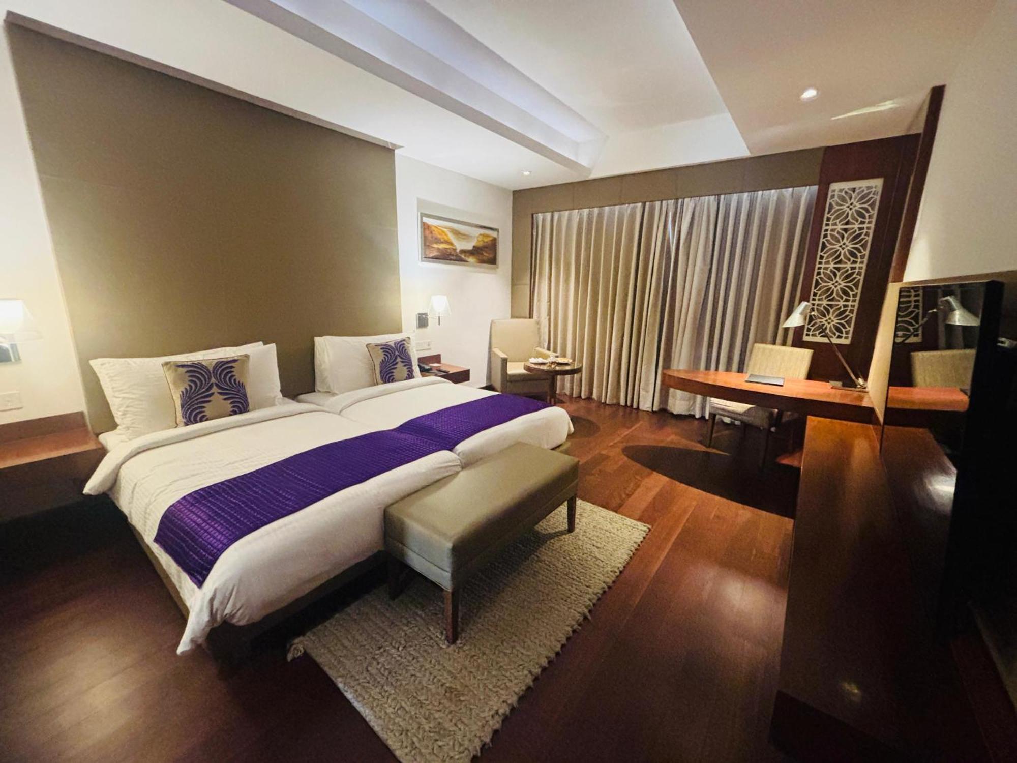 The Anya Hotel-Golf Course Road Γκουργκάον Εξωτερικό φωτογραφία