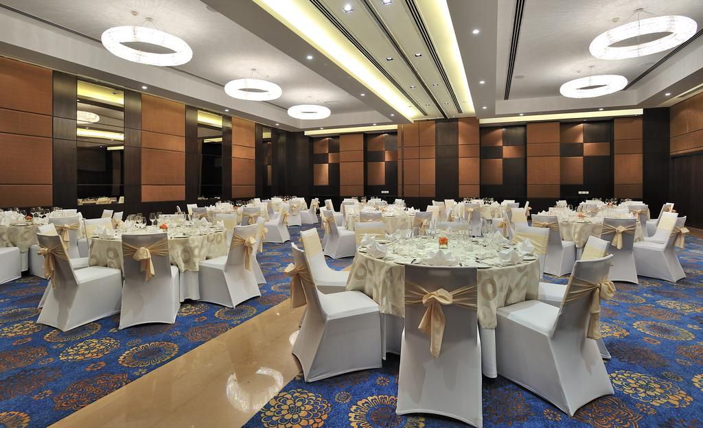 The Anya Hotel-Golf Course Road Γκουργκάον Εξωτερικό φωτογραφία