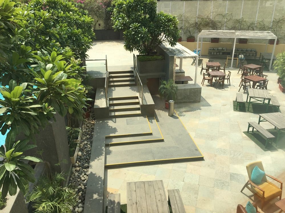 The Anya Hotel-Golf Course Road Γκουργκάον Εξωτερικό φωτογραφία