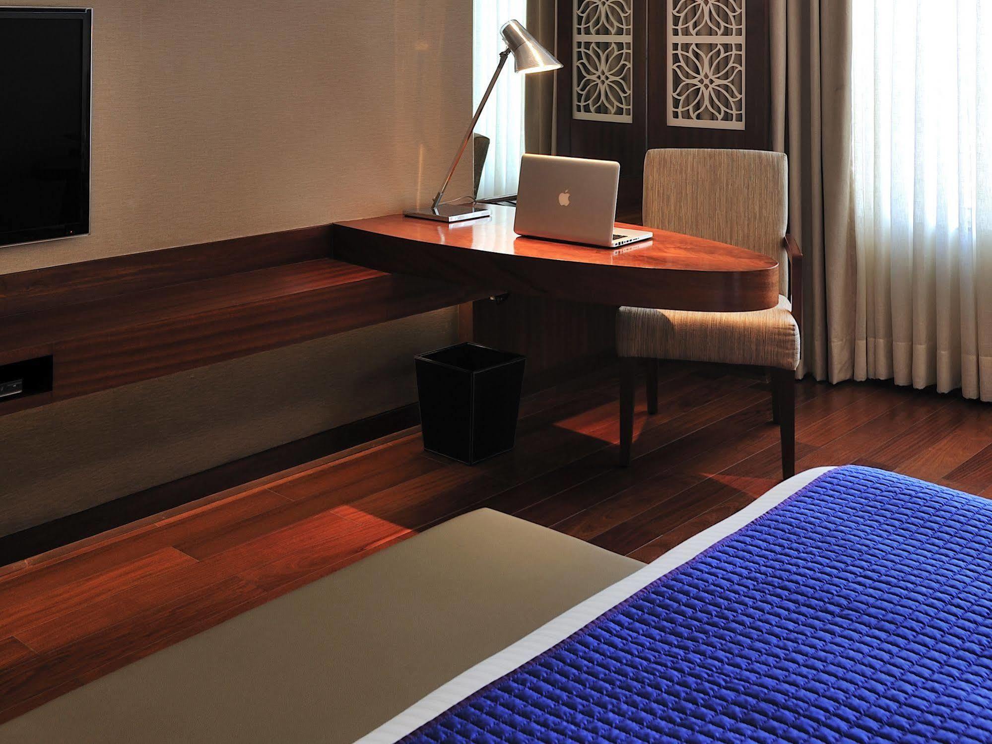The Anya Hotel-Golf Course Road Γκουργκάον Εξωτερικό φωτογραφία