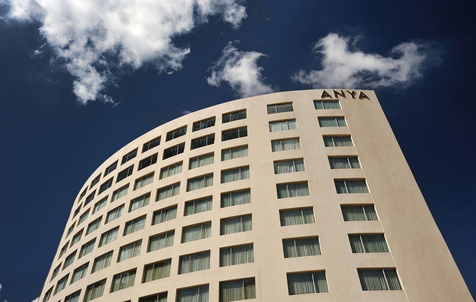 The Anya Hotel-Golf Course Road Γκουργκάον Εξωτερικό φωτογραφία