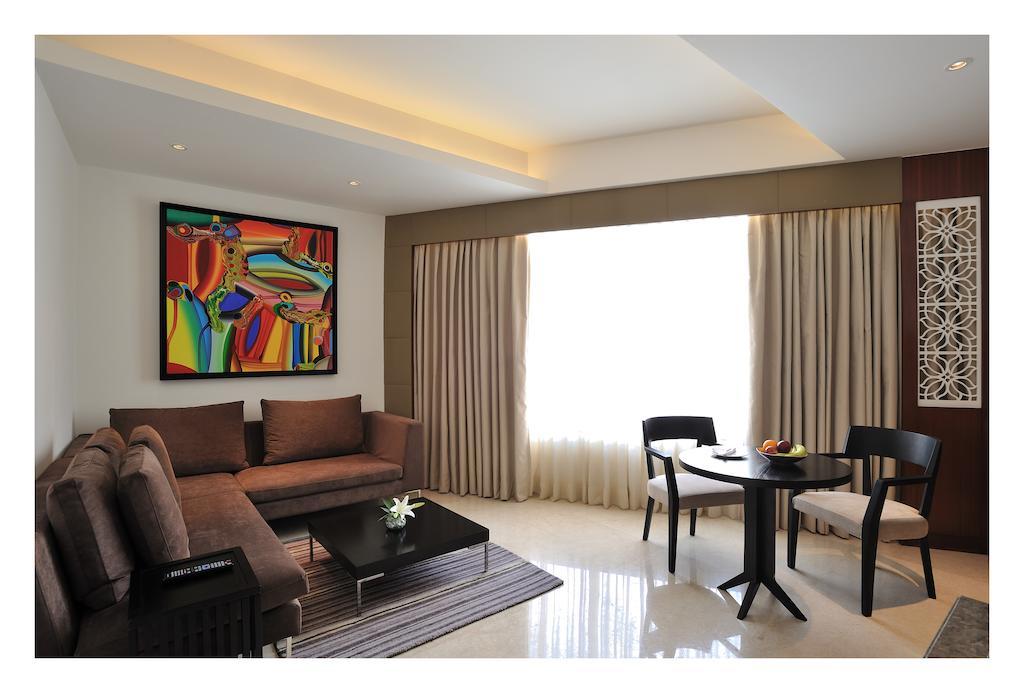 The Anya Hotel-Golf Course Road Γκουργκάον Εξωτερικό φωτογραφία